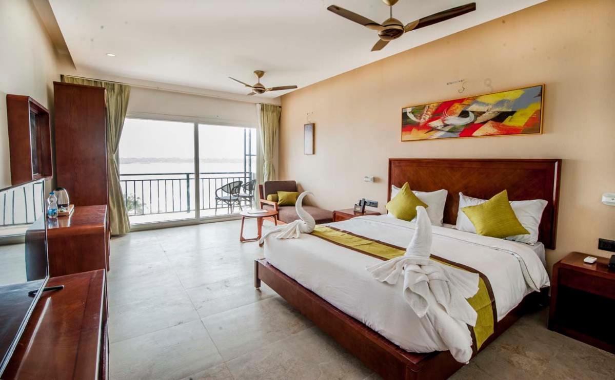 Hotel Sonar Bangla Taki Hasnabad Exterior photo